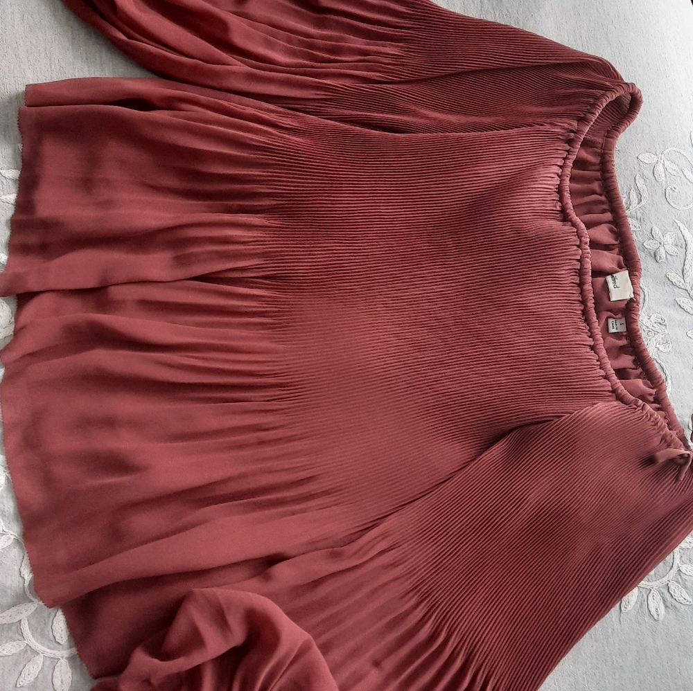 Aritzia-Wilfred Talence Pleated off the shoulder blouse. - Picture 6 of 7